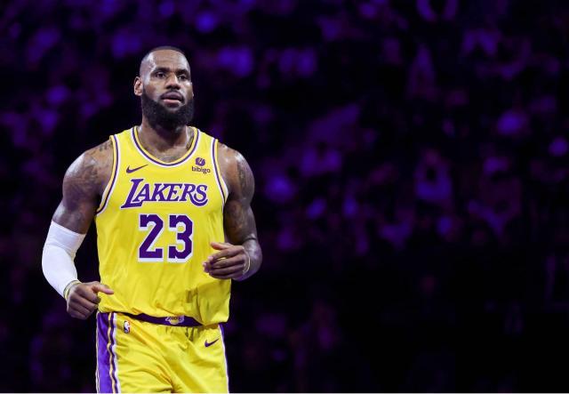 詹姆斯谈两队罚球悬殊：他们犯规了 我们没有犯规